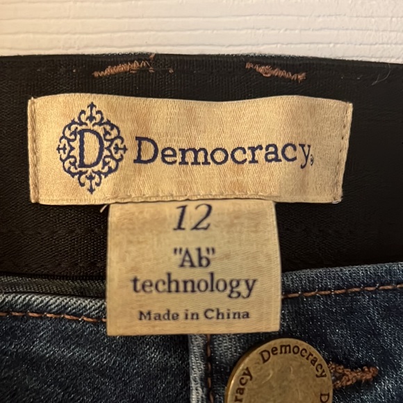 Democracy Ab Tech High Rise Jeans - Picture 3 of 4